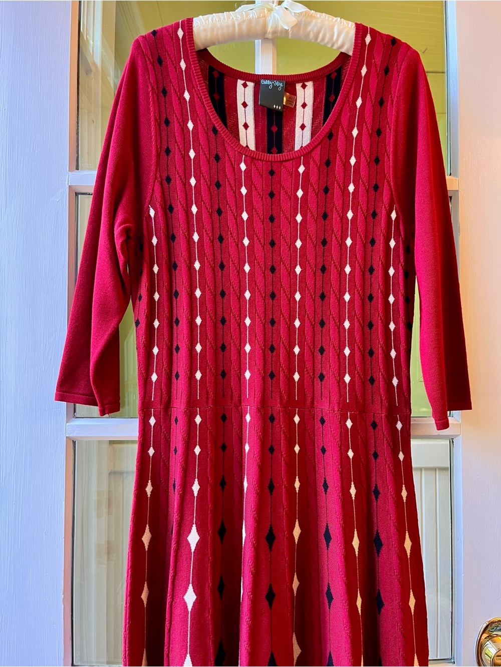 Gabby Skye Red Patterned Knit Midi Dress with 3/4 Sleeves & Scoop Neck